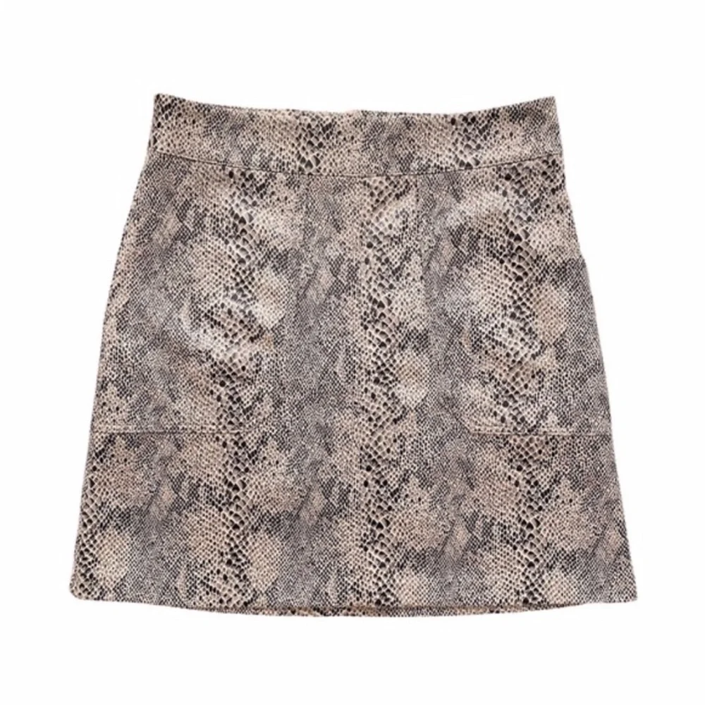 ($10) NEW Snakeskin Print Mini Skirt